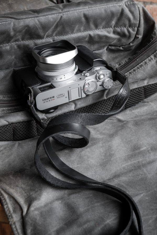 สายคล้องกล้อง TAP&DYE Classic Black 107cm